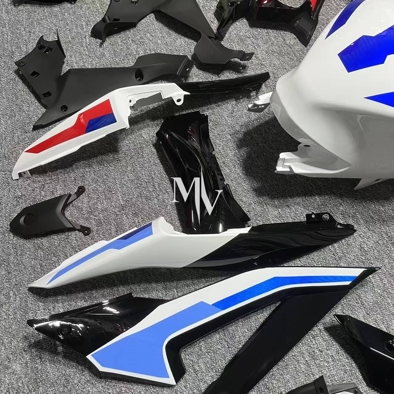 Yamaha R25 2019-2024 White with Tricolor BMW ABS Fairings | Motovation Frgs - Image 7