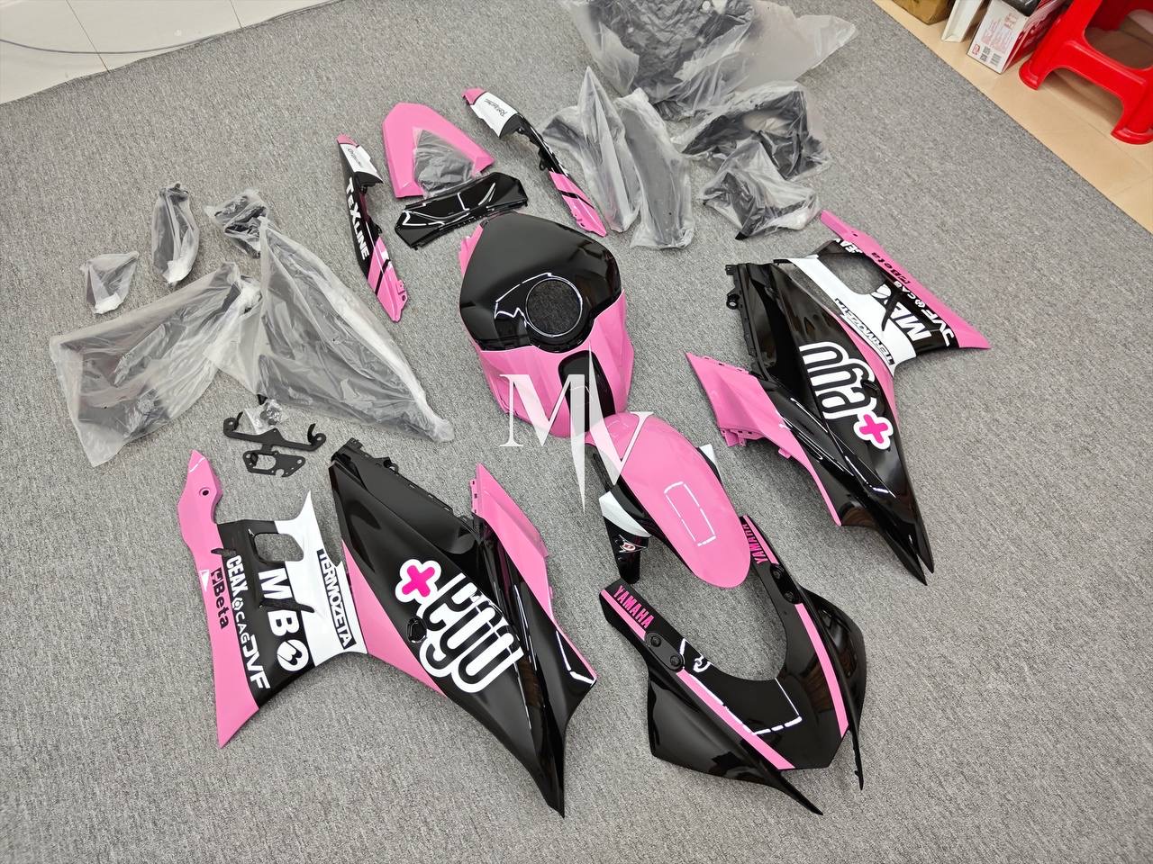 Yamaha R25 2019-2024 Pink with Black ABS Fairings | Motovation Frgs - Image 2