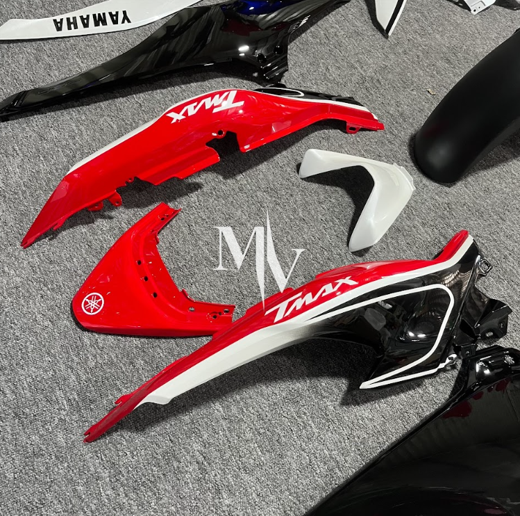 Yamaha TMAX560 2022 - 2025 Red with White & Black ABS Fairings | Motovation Frgs - Image 3