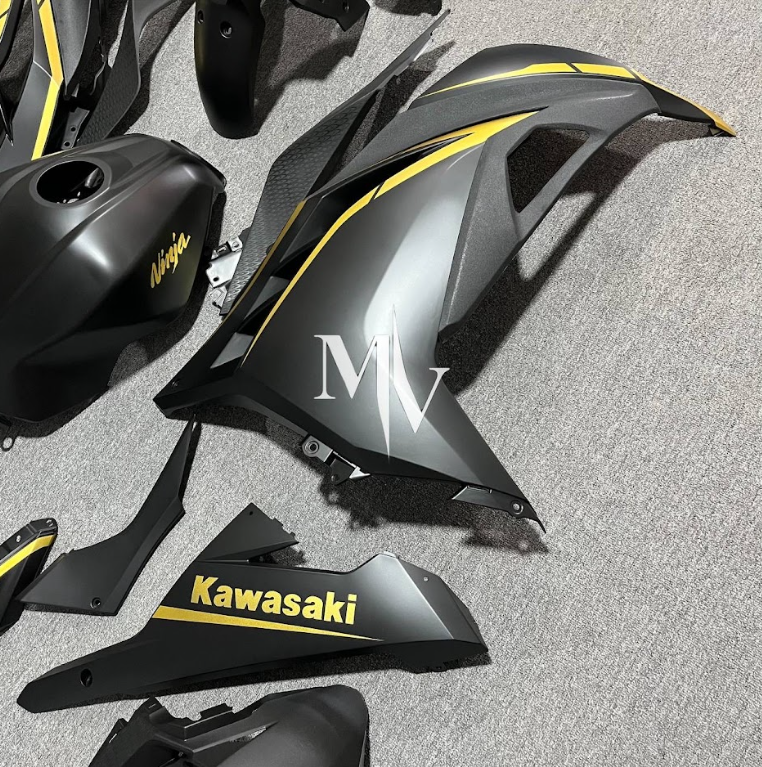 Kawasaki NINJA 250 2013-2017 Matte Black with Matte Gold ABS Fairings | Motovation Frgs - Image 6