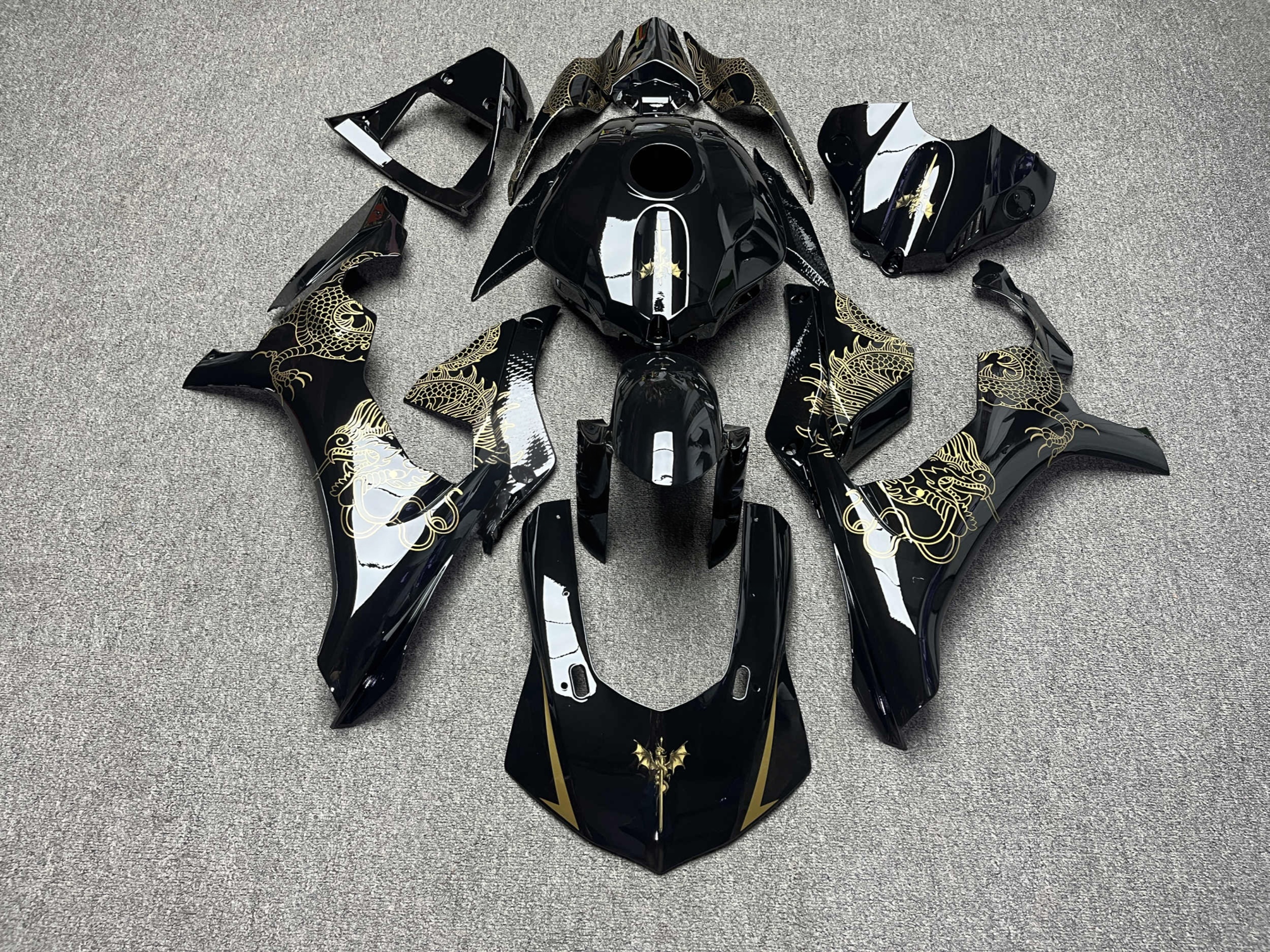 Yamaha R1 2015-2019 Gloss Black With Gold Dragon ABS Fairings | Motovation Frgs