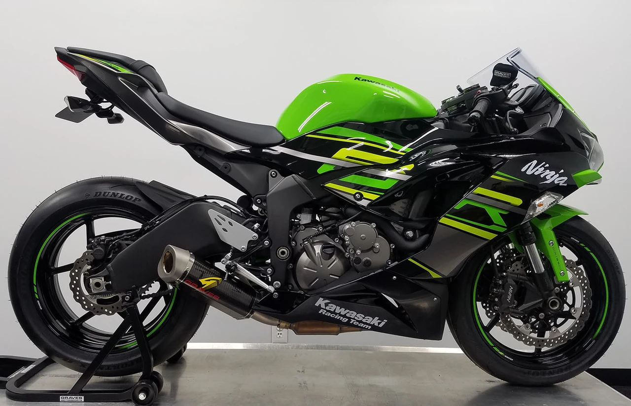 Graves Kawasaki ZX-6R Cat-Back Slip-on Carbon Exhaust - Image 4